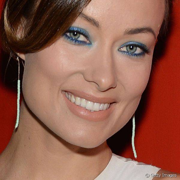 Para lançar sua capa da revista Marie Claire, em abril de 2013, Olivia contornou os olhos com sombra azul clara